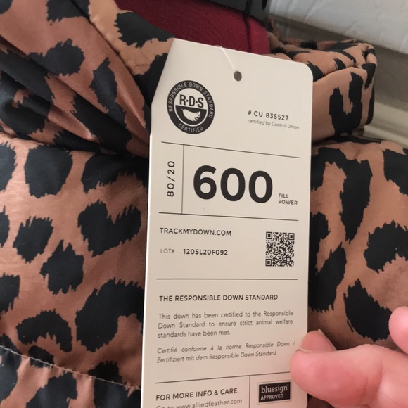 Lands End down vest MP size NWT - Picture 2 of 6